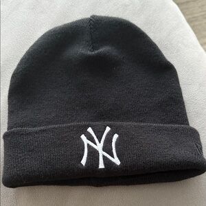 Urban Outfitters Black Ny Beanie New Era